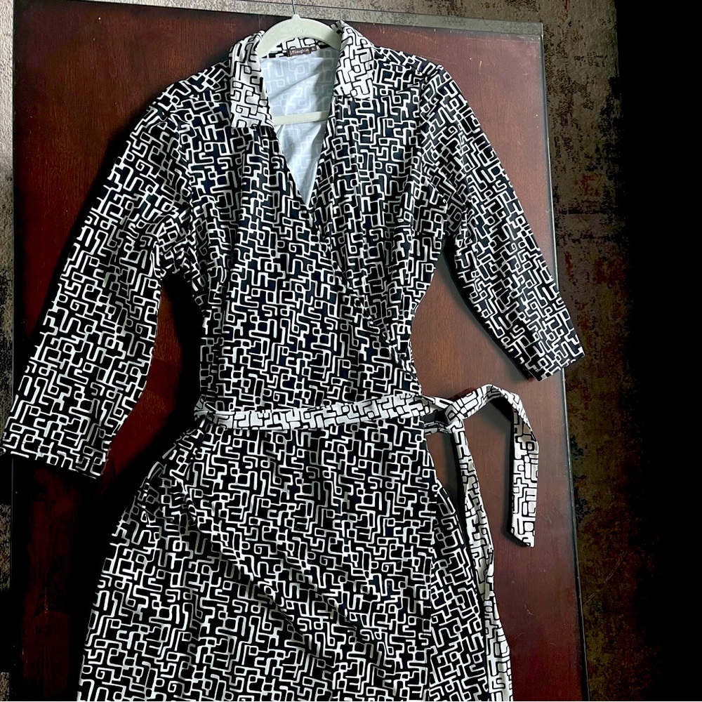 J McLaughlin black and white wrap dress